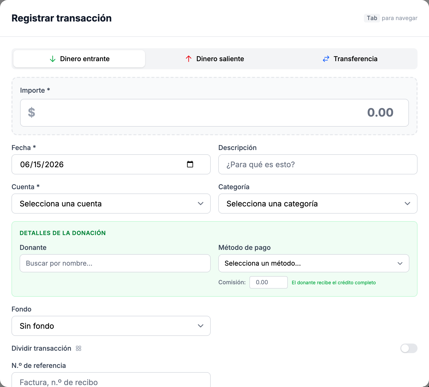 El modal Registrar transacción en modo Contabilidad completa mostrando los menús desplegables Fondo y Clase lado a lado. Abierto mediante Nueva transacción > Nuevo ingreso. Nota: la iglesia de demostración tiene 0 clases de seguimiento sembradas, por lo que el menú desplegable Clase solo muestra Ninguno, pero el diseño Fondo + Clase lado a lado se representa correctamente.