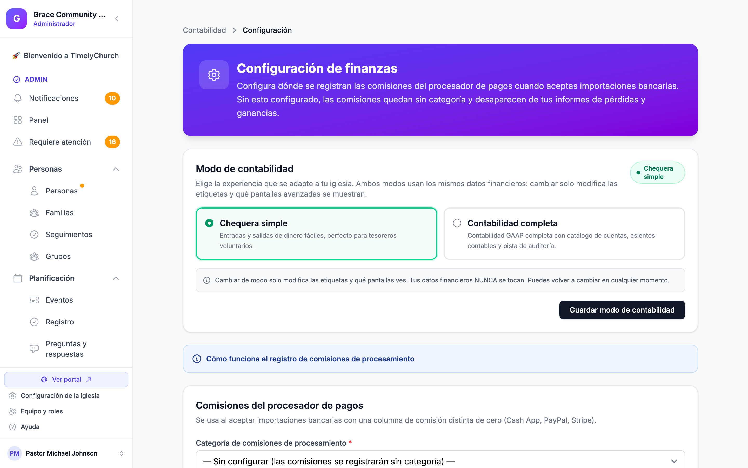 La sección Comisiones del procesador de pagos de la página Configuración de finanzas, mostrando el menú desplegable Categoría de comisión de procesamiento y el menú desplegable Cuenta de comisión de procesamiento. Captura simple de la página — la sección se renderiza debajo de la tarjeta Modo de contabilidad en la página de configuración.
