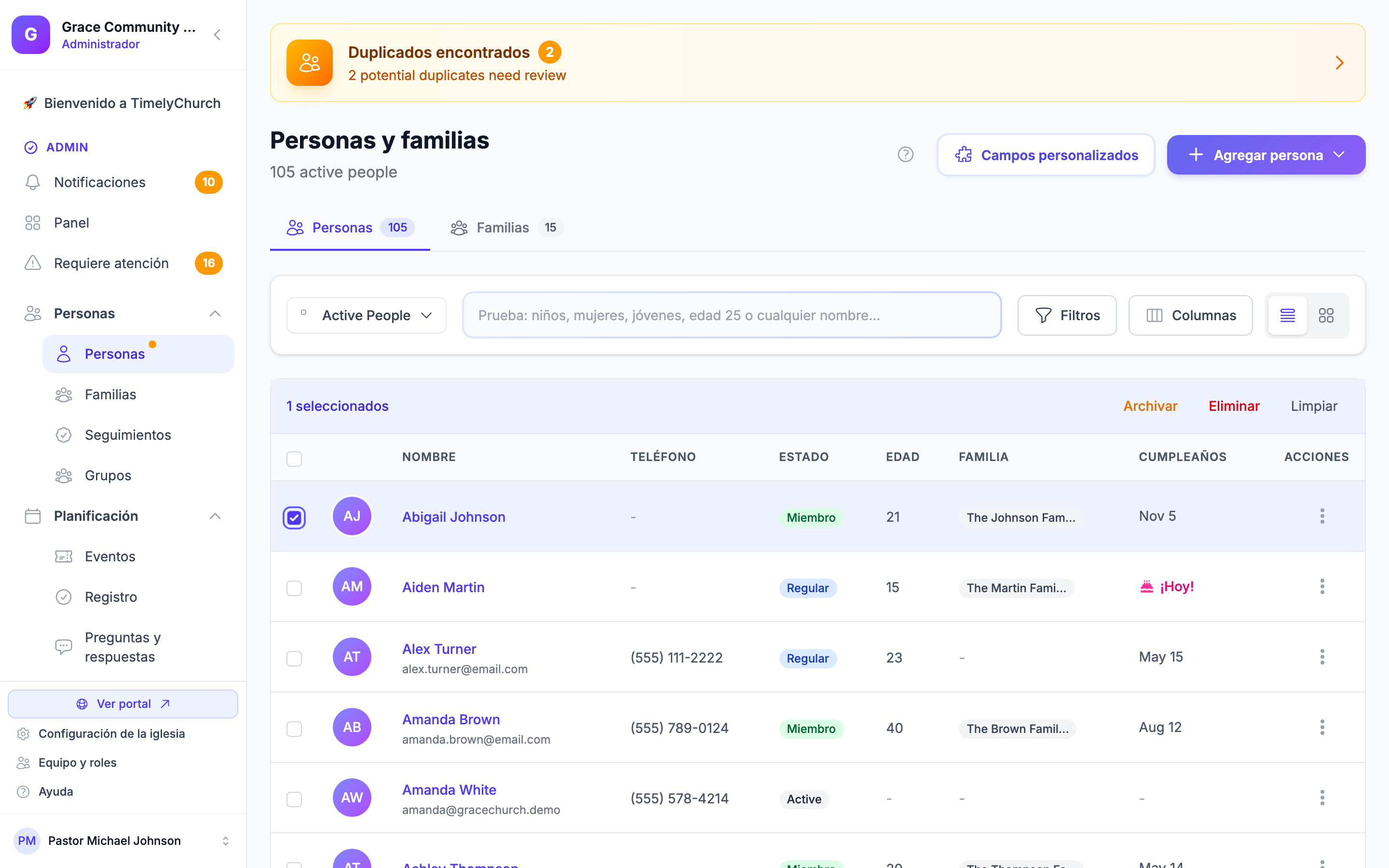 Barra de acciones en bloque que muestra el número de personas seleccionadas y los botones Archivar, Eliminar y Limpiar