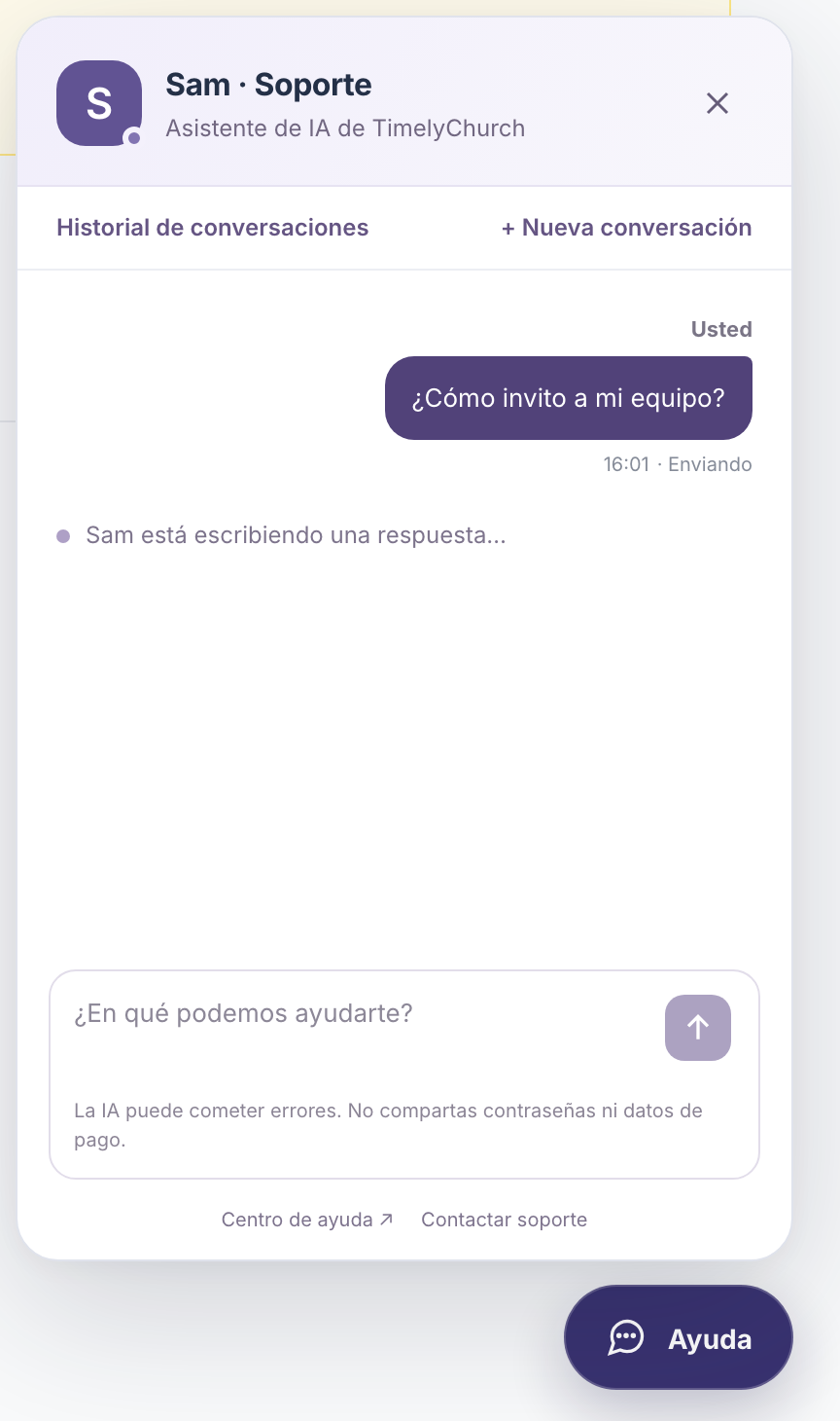 Una conversación en el panel de Sam con la pregunta del usuario y la línea "Sam está escribiendo una respuesta…" debajo