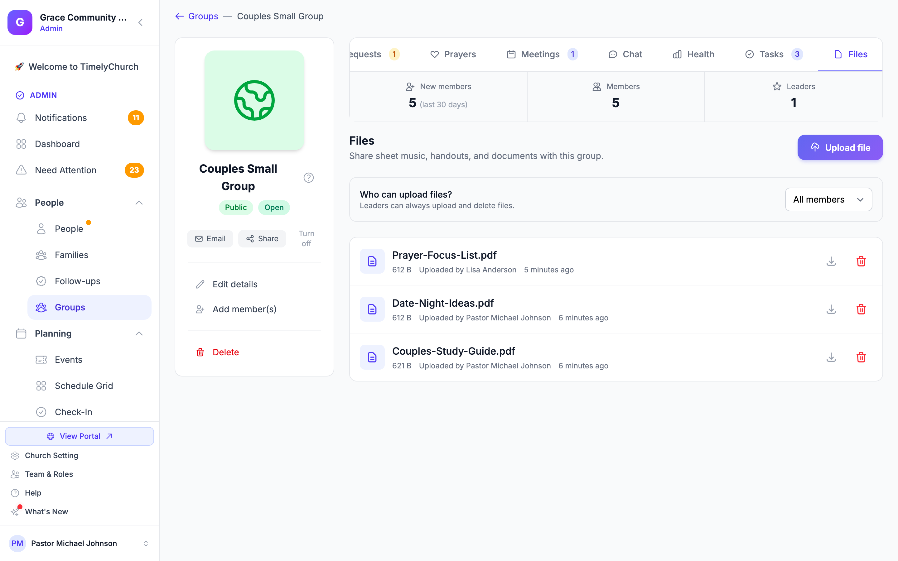 La pestaña Archivos de un grupo con el botón de subir, la configuración de carga y una lista de archivos