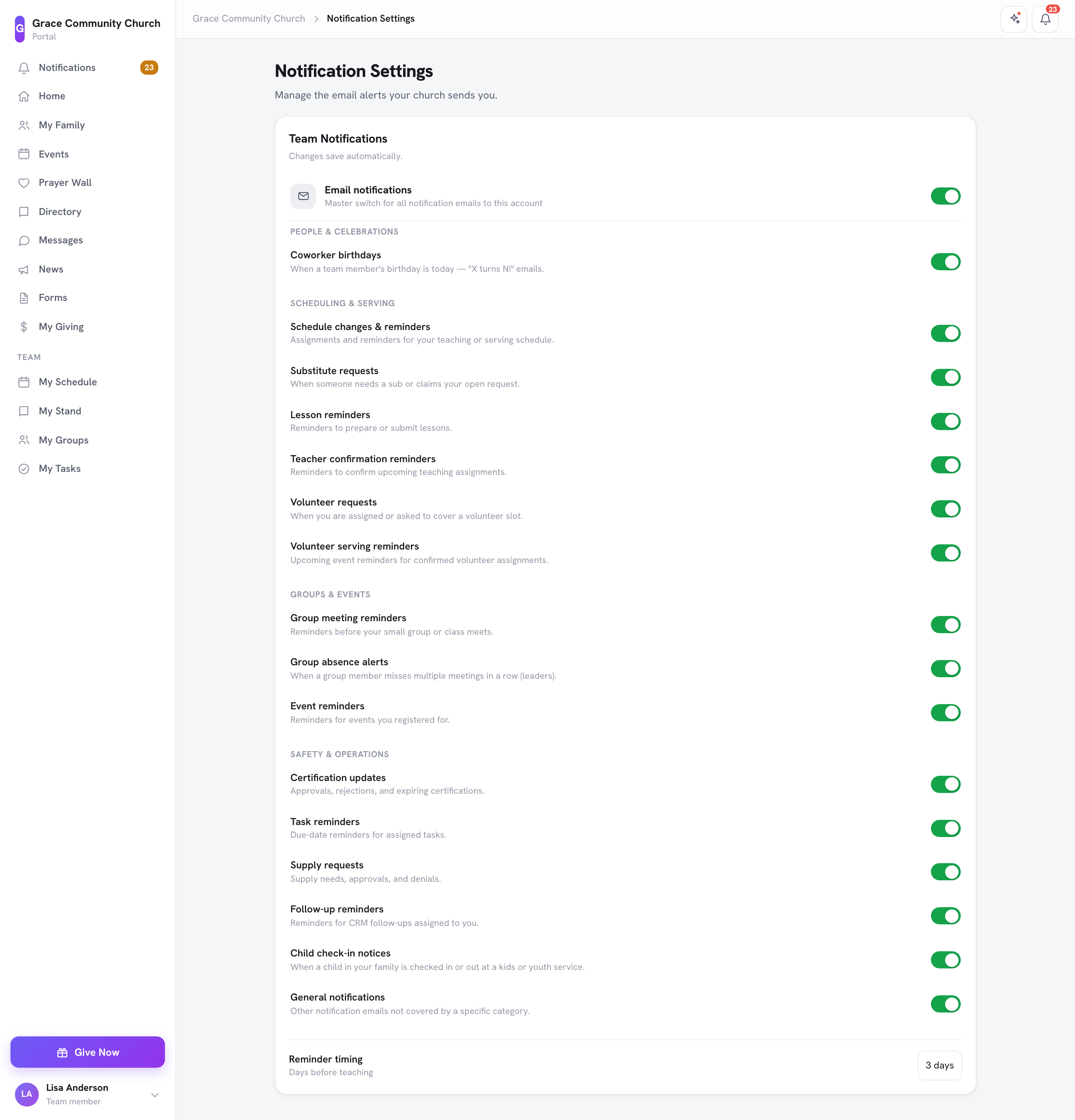 La página Configuración de notificaciones con el interruptor principal de correo, los interruptores de categoría y Tiempo del recordatorio